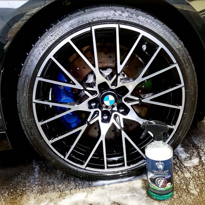 BLEEDING WHEEL CLEANER – WHEN YOU WANT YOUR WHEELS TO SHINE ON THEIR OWN 